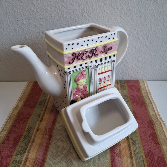 The Hain Celestial Group Vintage Handpainted Collectors Teapot His & Her Spa - Picture 6 of 9